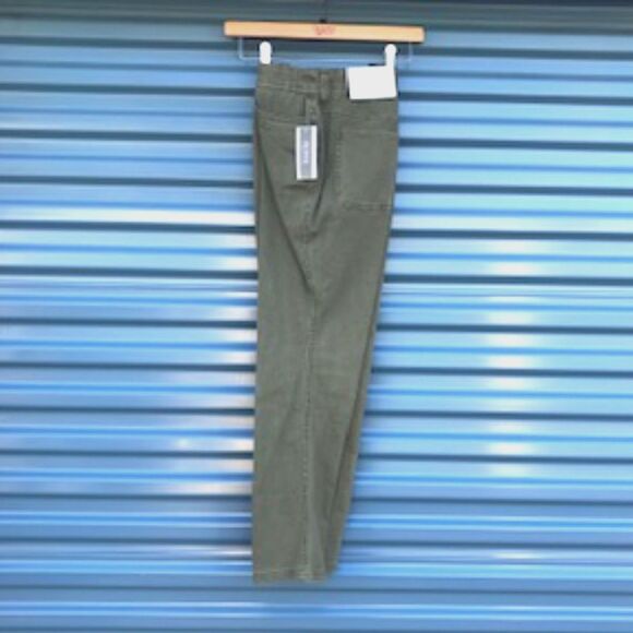 Petite Straight Jeans . Size: 6 Petite Woman's . Christopher & Banks - Picture 1 of 3